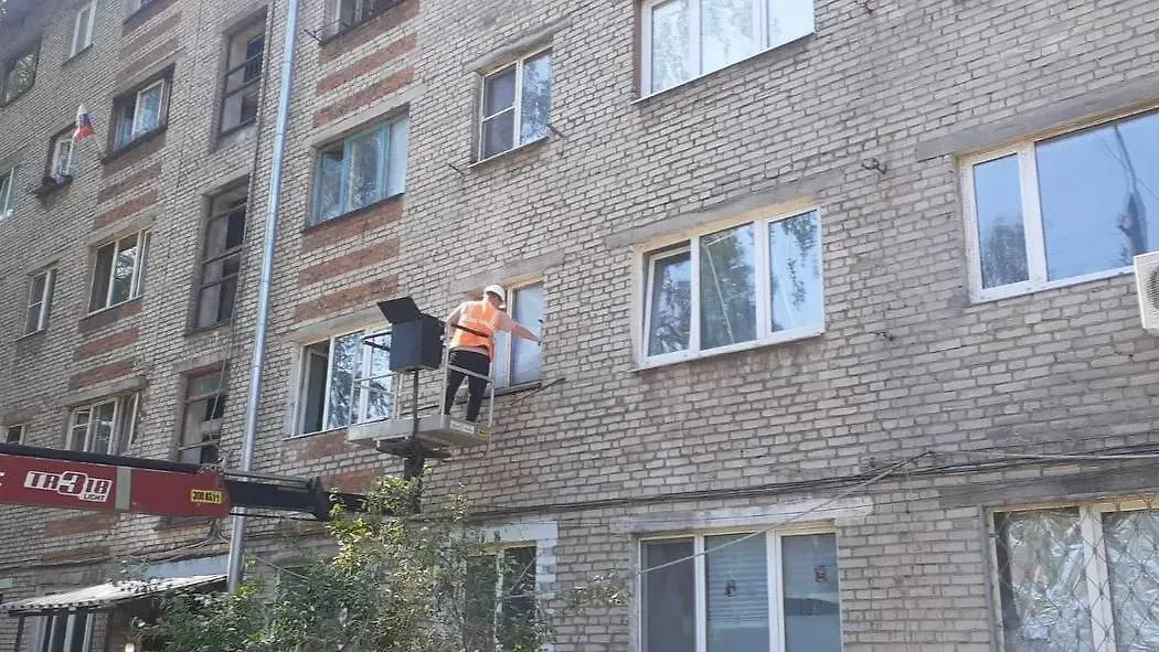 Дом в Туле, повреждённый после атаки ВСУ. Обложка © Telegram / Дмитрий Миляев