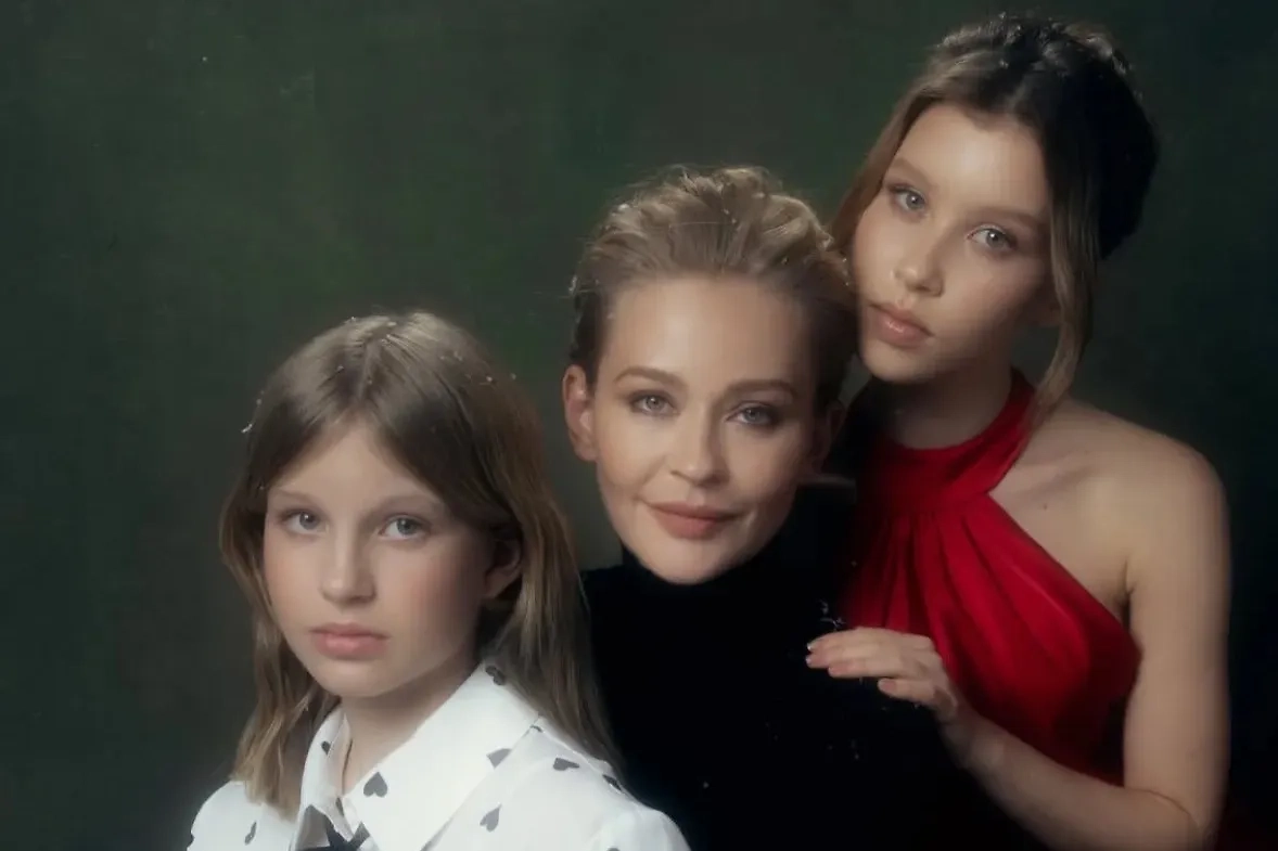 Юлия Пересильд — мама двух замечательных дочек. Фото © Instagram (признан экстремистской организацией и запрещён на территории Российской Федерации) / juliaperesild