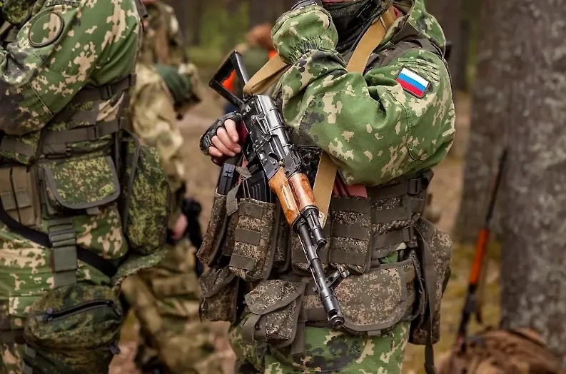 Российские военные. Обложка © Shutterstock / FOTODOM / Alex Vog