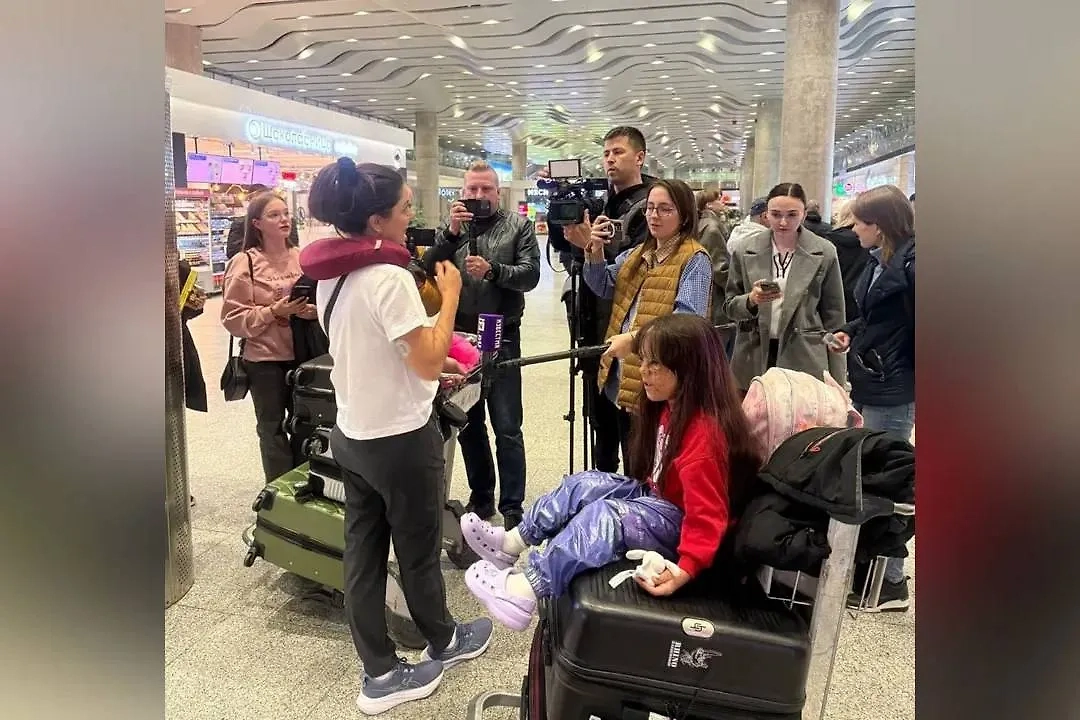 Луна Феннер прибыла в Петербург. Обложка © Instagram (признан экстремистской организацией и запрещён на территории Российской Федерации) / luna.love.hope