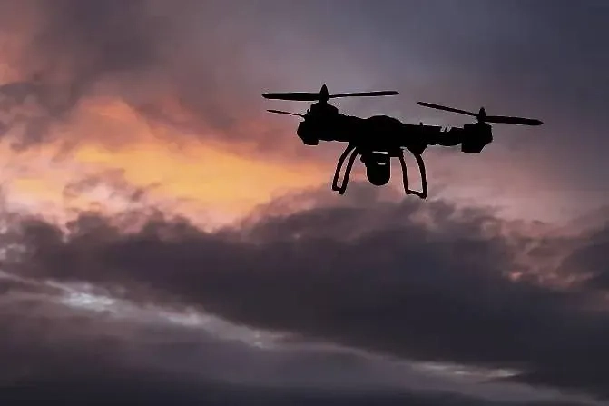 Обложка © Shutterstock / FOTODOM / Semisatch