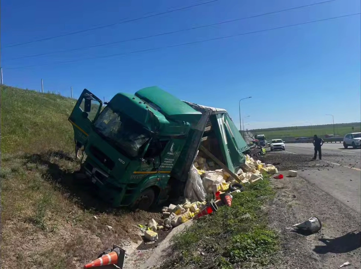 Последствия аварии. Обложка © Telegram / Госавтоинспекция Ростовской области