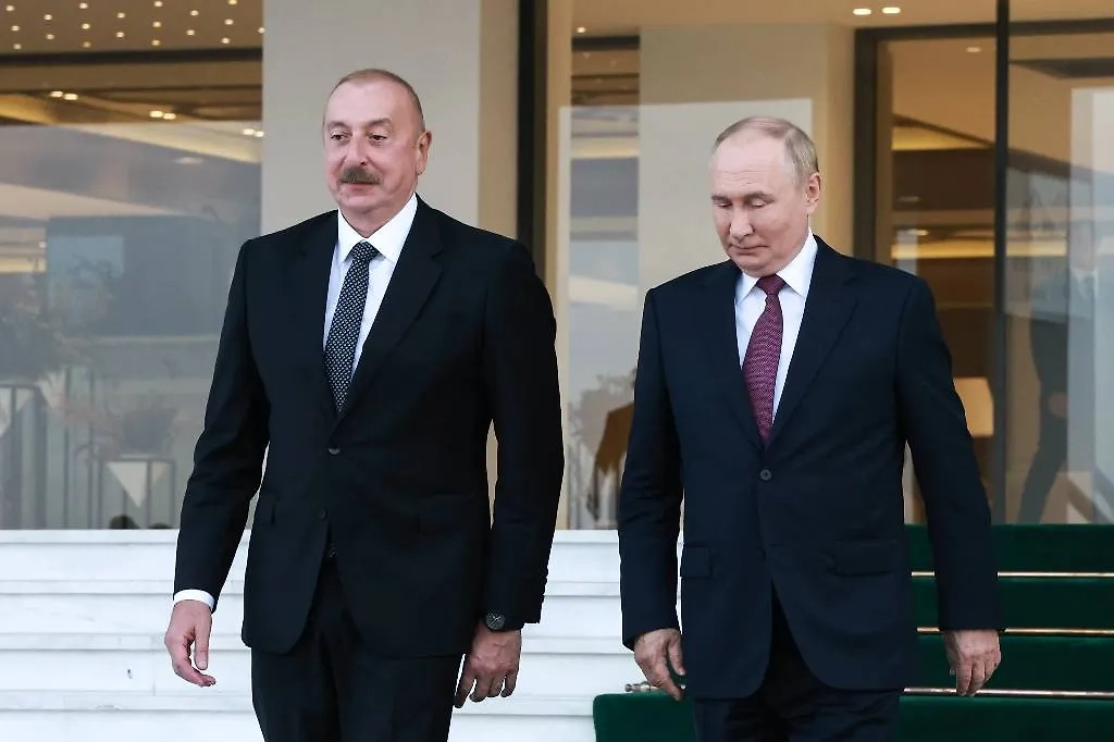 Ильхам Алиев и Владимир Путин. Обложка © ТАСС / Вячеслав Прокофьев