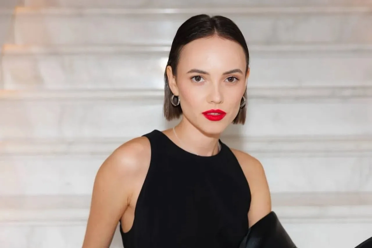 Актриса Стася Милославская. Обложка © Instagram (признан экстремистской организацией и запрещён на территории Российской Федерации) / milostasii