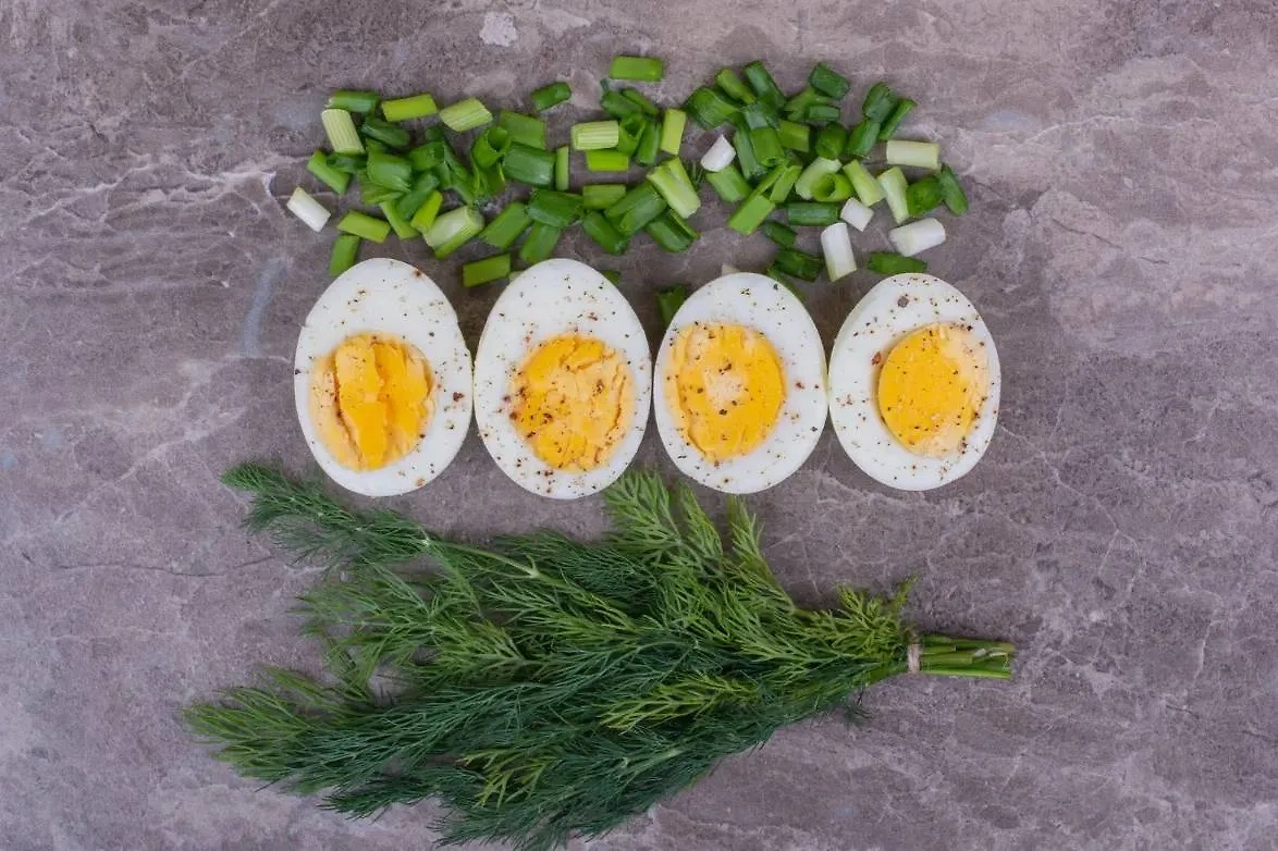 Яйца — один из продуктов, способствующих выработке тестостерона. Фото © Freepik