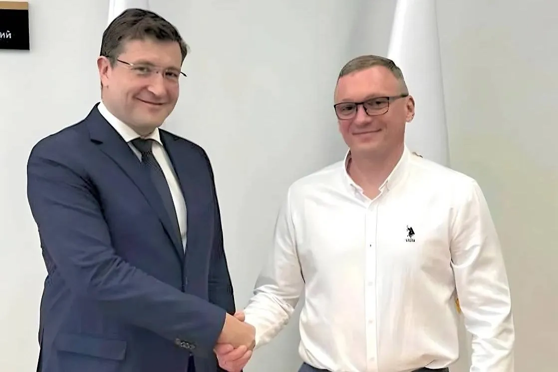 Губернатор Нижегородской области Глеб Никитин и новый главный тренер хоккейного «Торпедо» Алексей Исаков. Обложка © «ХК Торпедо»