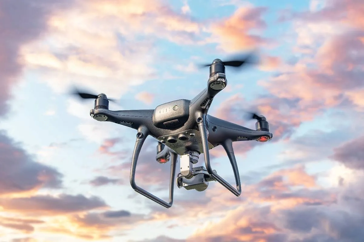 Обложка © Shutterstock / FOTODOM / Den Rozhnovsky