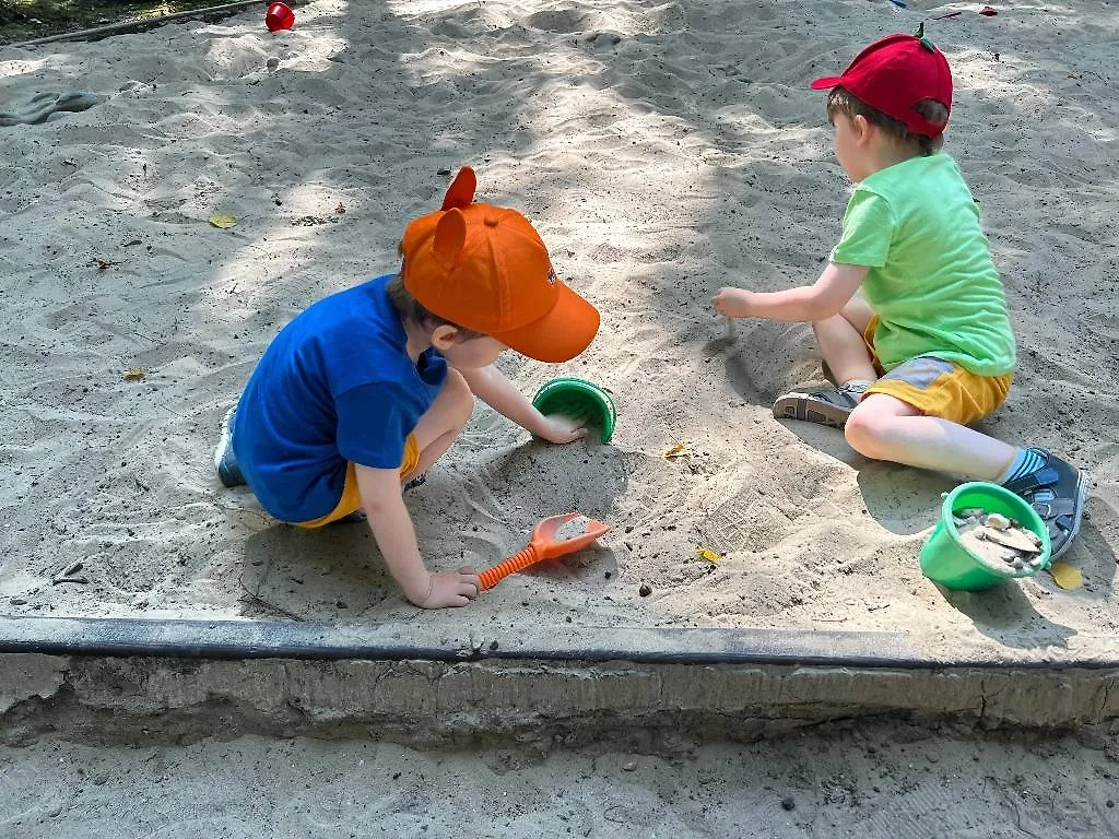 Обложка © Shutterstock / FOTODOM / Lina Truman