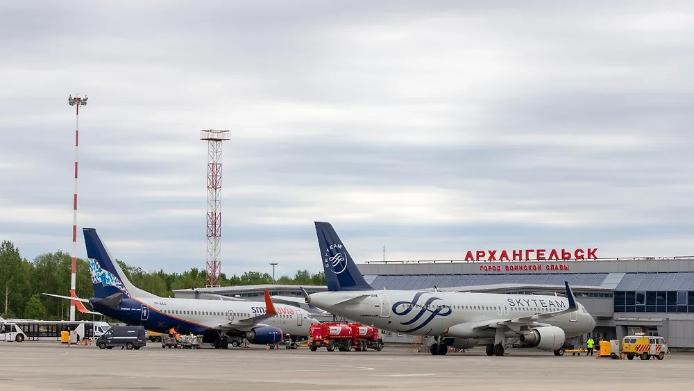 Аэропорт Талаги. Обложка © Shutterstock / FOTODOM / Telsek