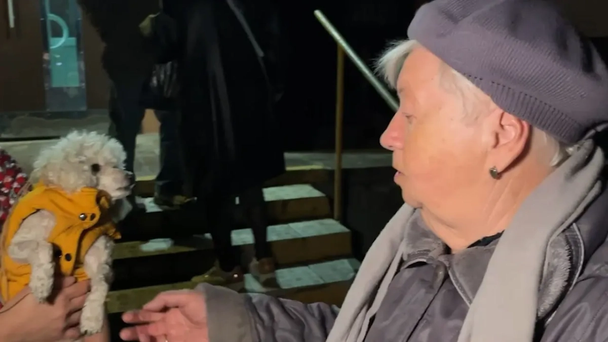 Пенсионерку заблокировало в квартире после взрыва. Обложка © Life.ru