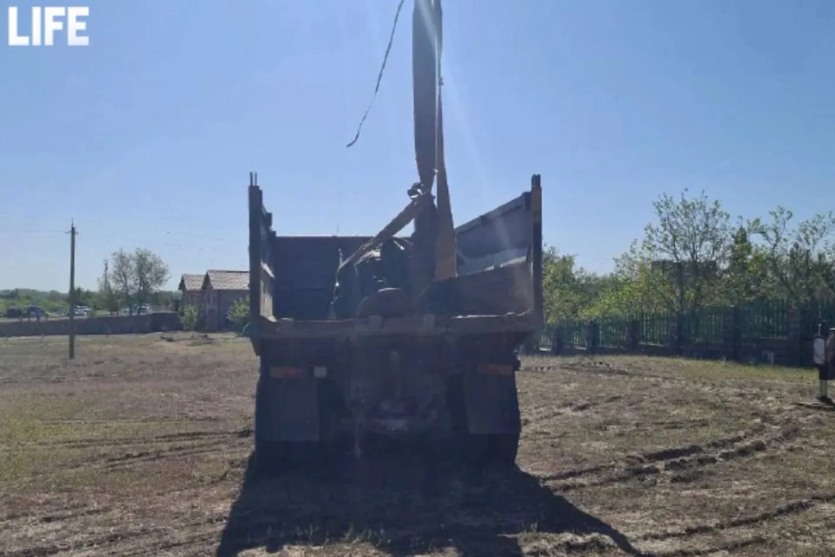 В Ростовской области демонтированы монументы атаману-коллаборационисту Краснову. Фото © Life.ru