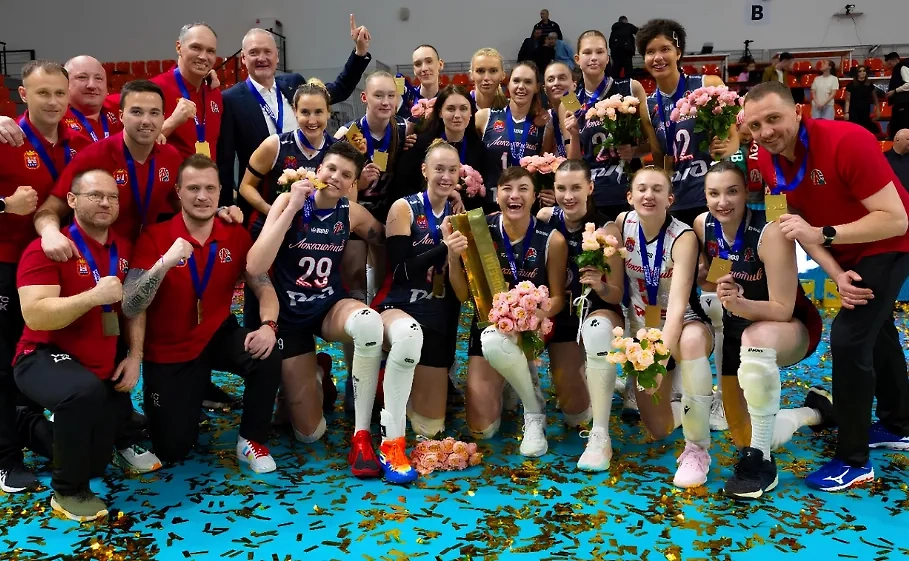 Волейболистки калининградского «Локомотива» впервые завоевали Кубок России. Обложка © Пресс-служба ЖВК «Локомотив»