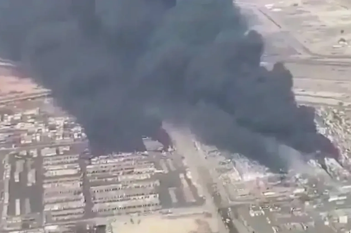 Взрыв в порту Бендер-Аббас. Обложка © X / Murat AKAN