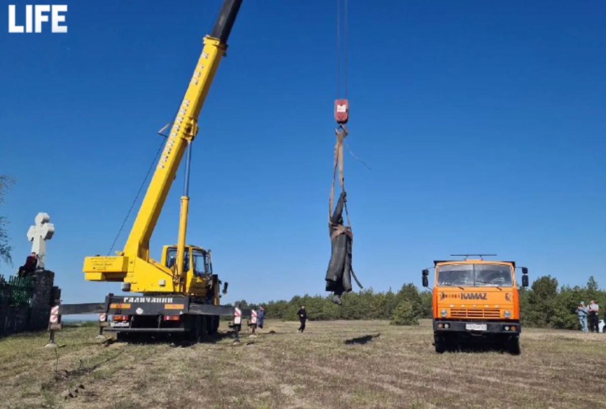 В Ростовской области демонтированы памятники атаману-коллаборационисту Краснову. Обложка © Life.ru