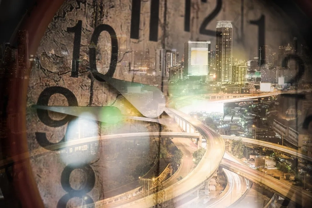 Путешествия во времени. © freepik/jcomp