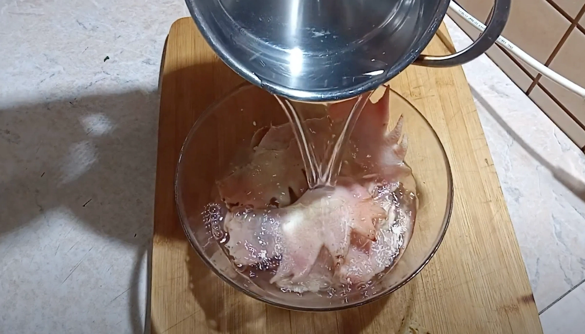 Петушиные гребешки — это еда королей. Фото © Youtube / Для души для тела