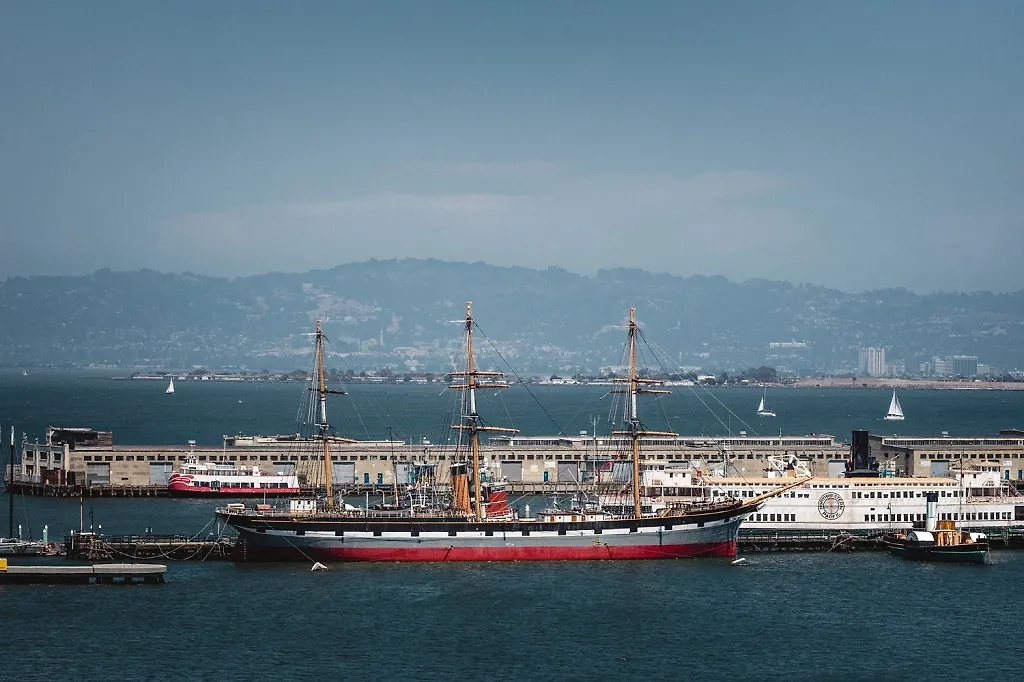 Чёрное море. Обложка © freepik / ninjason1