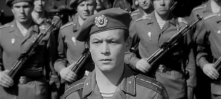 Обложка © Kinopoisk.ru / Кадр из фильма «Офицеры», 1971 год, режиссёр Владимир Роговой, сценарий Кирилл Рапопорт и Борис Васильев