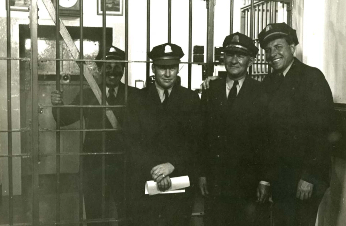 Охрана Алькатраса. Фото © Wikipedia / Carl Sundstrom