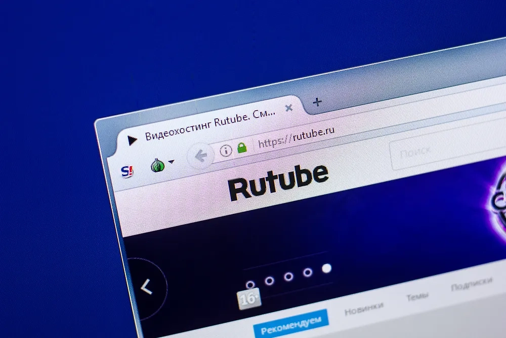 Rutube. Обложка © Shutterstock / FOTODOM / Sharaf Maksumov