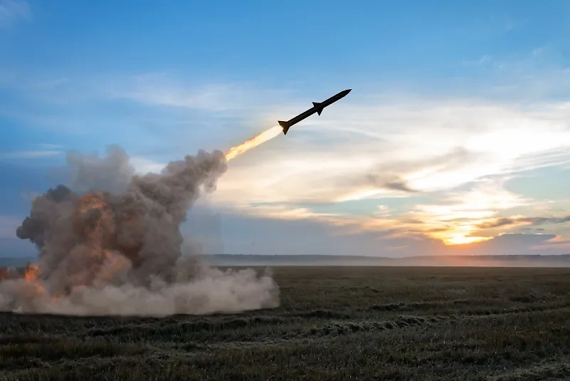 КНДР запустила баллистические ракеты. Обложка © Shutterstock / FOTODOM / Anelo