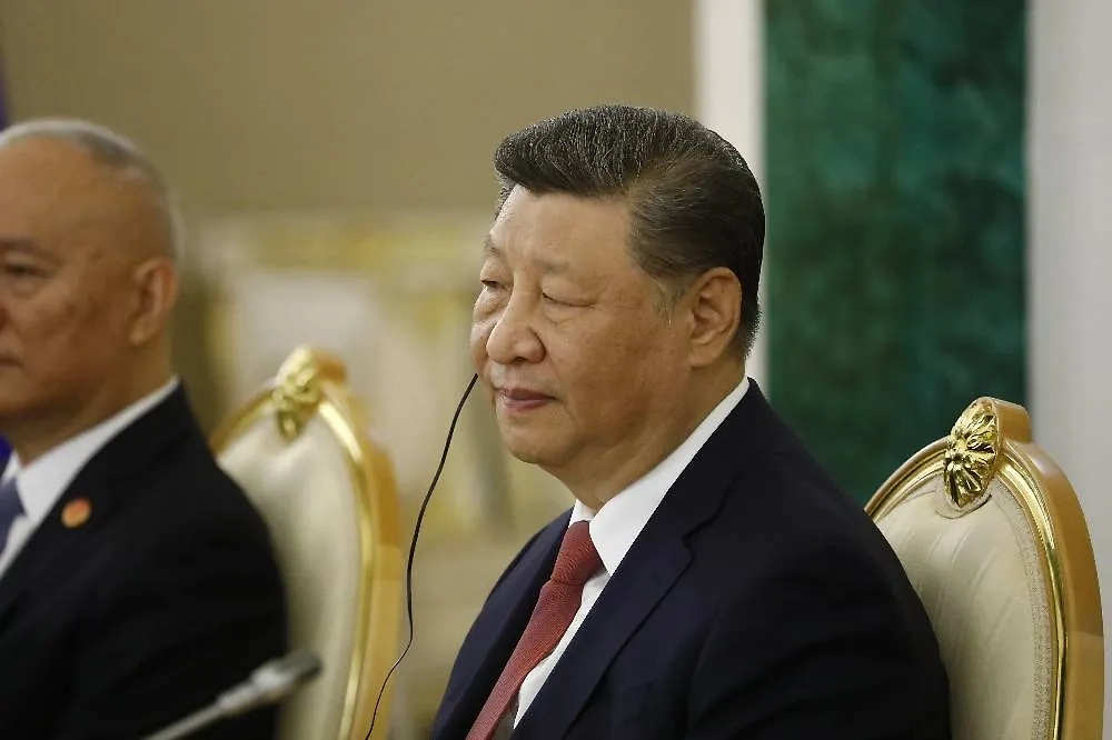 Си Цзиньпин на встрече с Путиным. Обложка © Life.ru