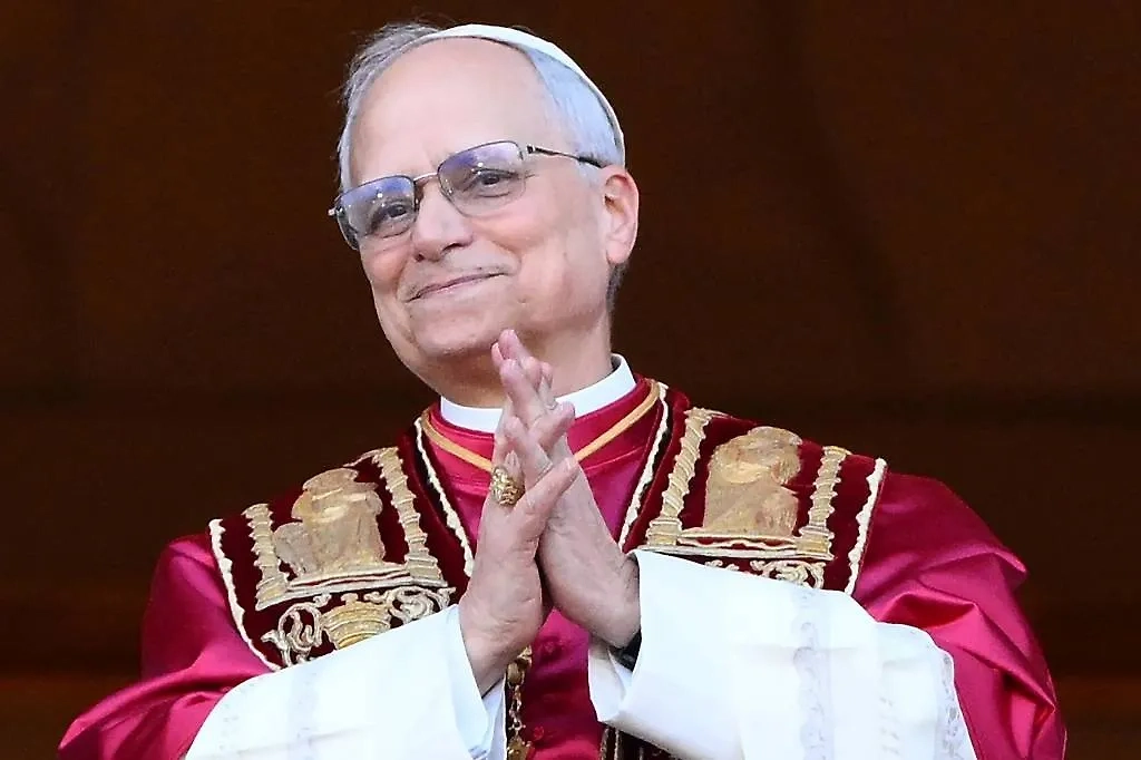 Новоизбранный папа Римский Лев XIV. Обложка © ТАСС / EPA / ETTORE FERRARI