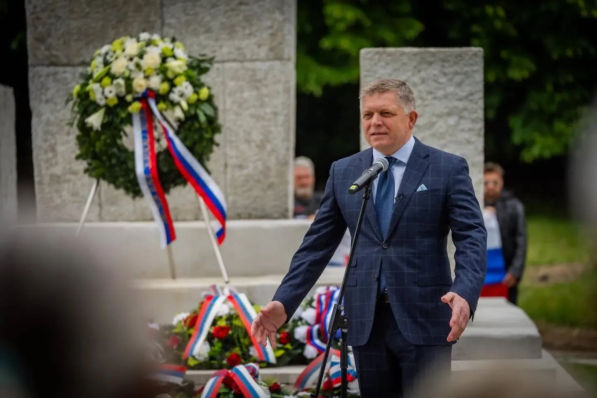 Роберт Фицо. Обложка © Facebook (соцсеть запрещена в РФ; принадлежит корпорации Meta, которая признана в РФ экстремистской) / Úrad vlády Slovenskej republiky