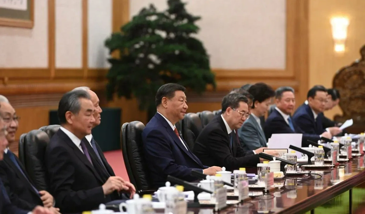 Си Цзиньпин. Обложка © Life.ru