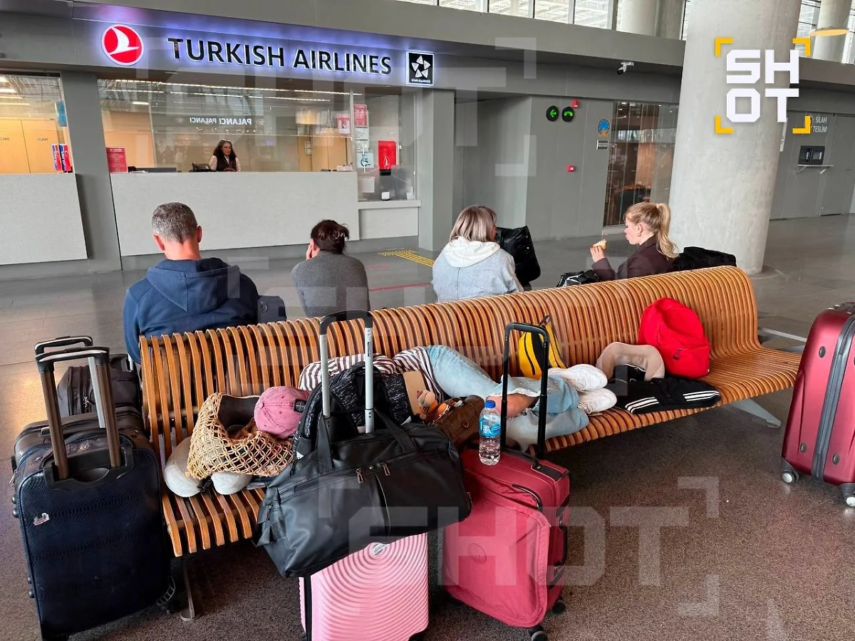 Россияне застряли в аэропорту турецкого Даламана. Фото © SHOT