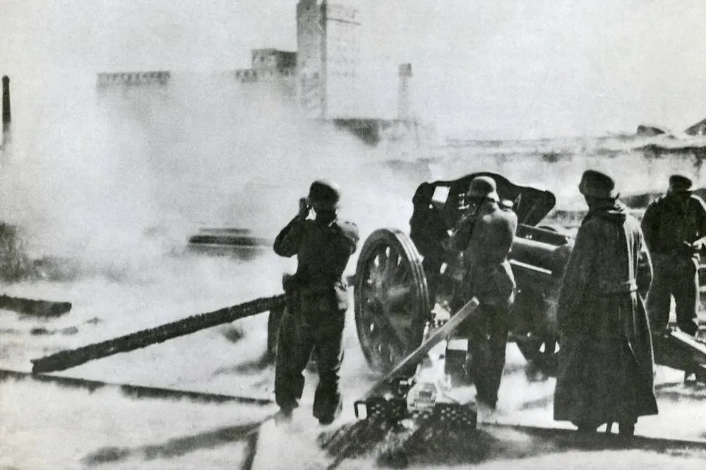 ФСБ рассекретила документы об ущербе Донбассу. Обложка © Shutterstock / FOTODOM / Everett Collection