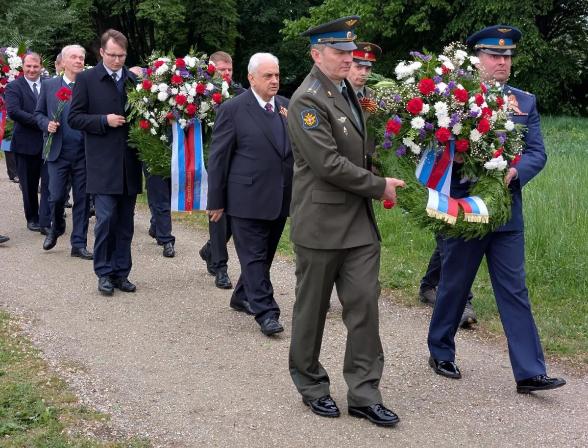 Памятные мероприятия в Хебертсхаузене и Дахау 6 мая. Фото © Посольство России в Германии