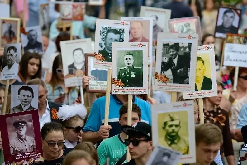 Обложка © Shutterstock / FOTODOM / zakharov aleksey