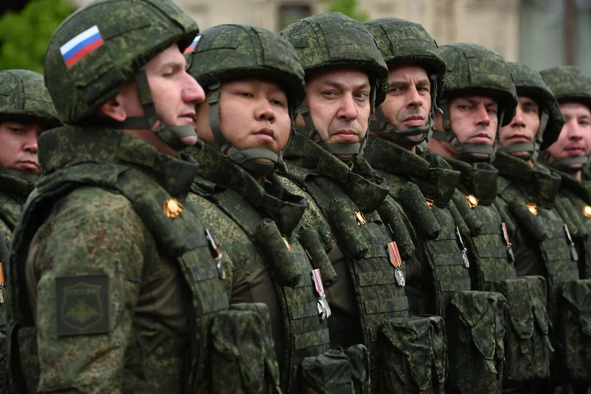 Участники СВО на параде. Фото © Life.ru 