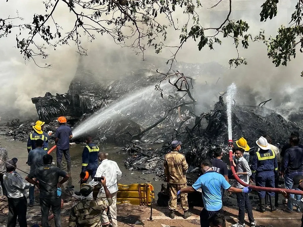 Место падения Boeing 787 Dreamliner. Обложка © Х / ind_vibrant