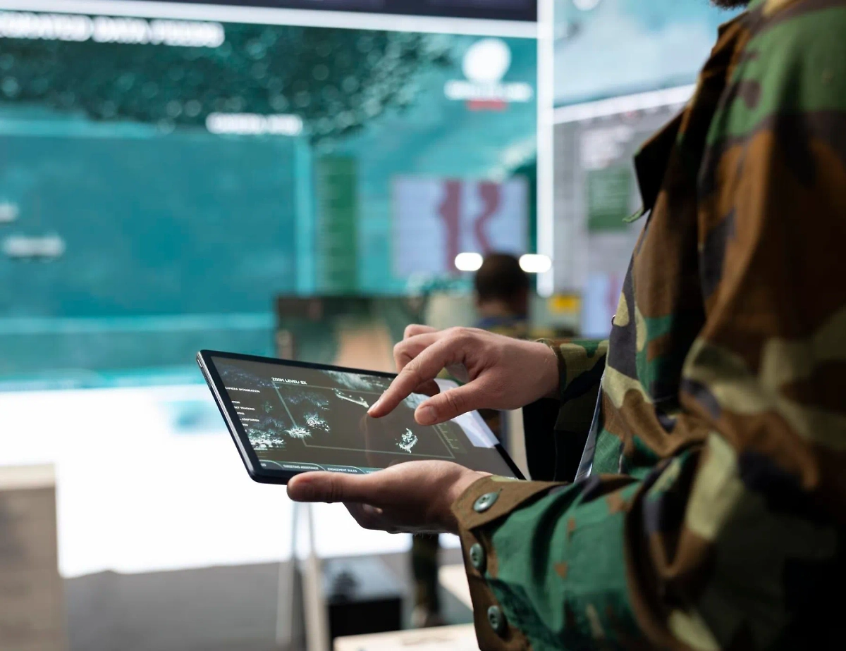 Обложка © freepik / DC Studio