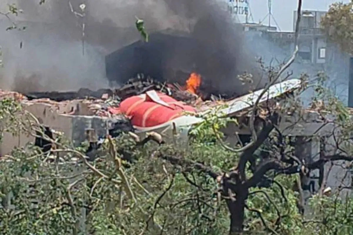 Фото с места крушения самолёта в Индии. Обложка © X / myhomeland_pk