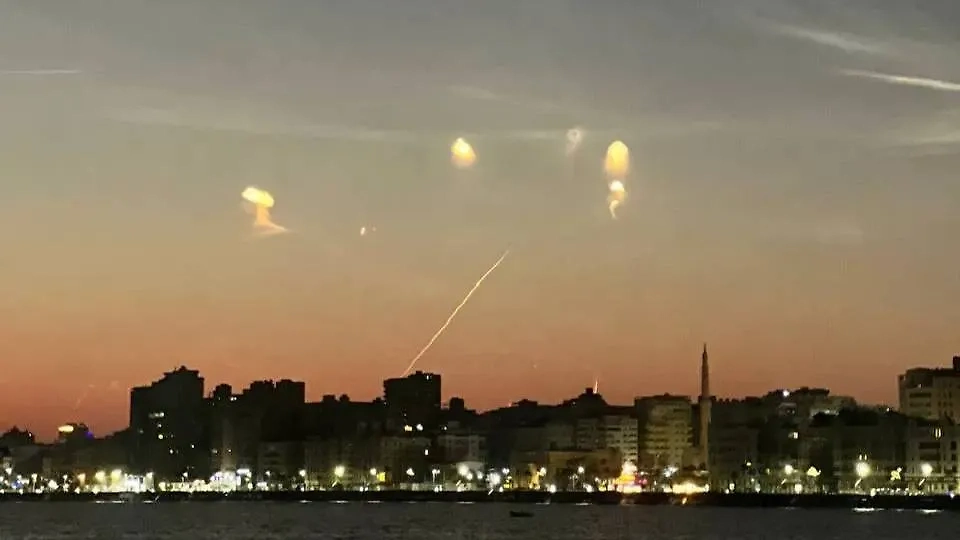 Обложка © Х / almasryalyoum