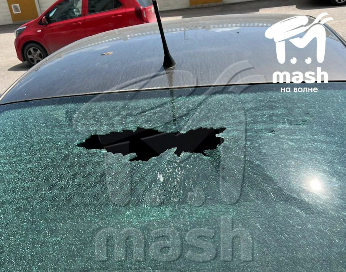 Житель севастопольского ЖК расстрелял машины соседей после бана в чате. Фото © Mash на волне