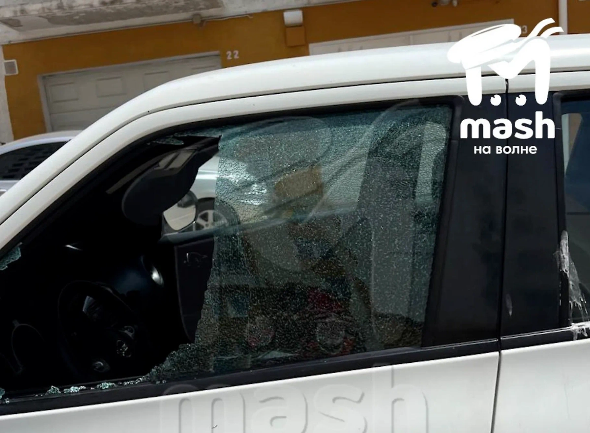 Житель севастопольского ЖК расстрелял машины соседей после бана в чате. Фото © Mash на волне