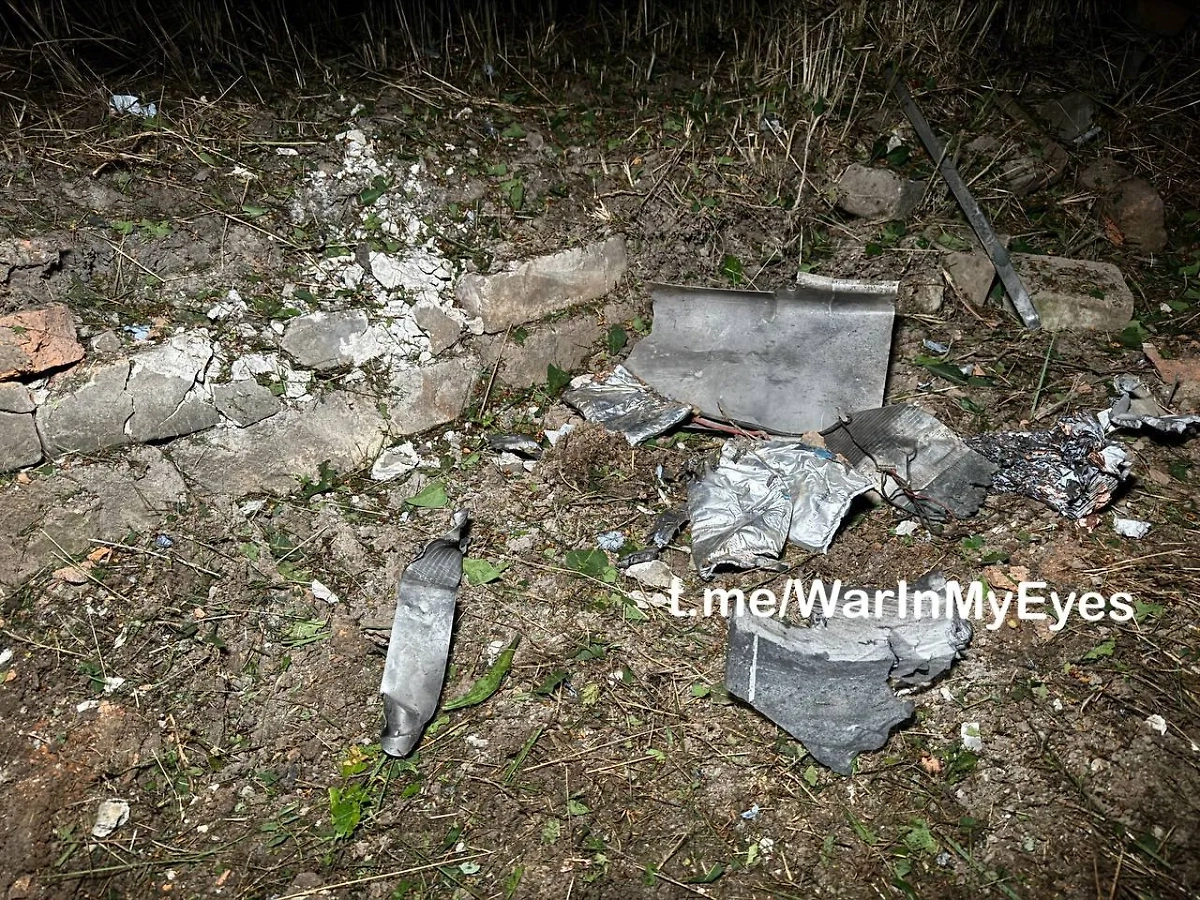 Последствия удара дрона в Ленинском районе Донецка. Фото © Telegram / Война Глазами Журналиста