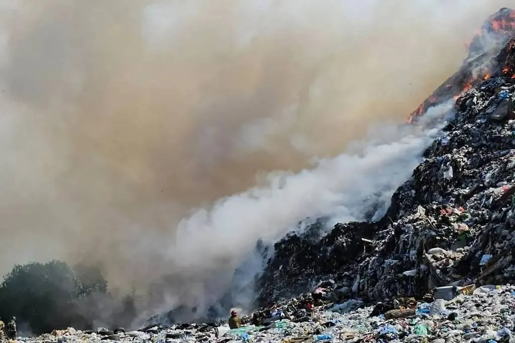 Пожар на полигоне отходов в Ленобласти. Фото © Telegram / Прокуратура Ленинградской области