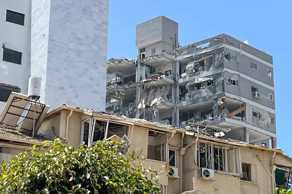  Бат-Ям. Обложка © ТАСС / Андрей Широков