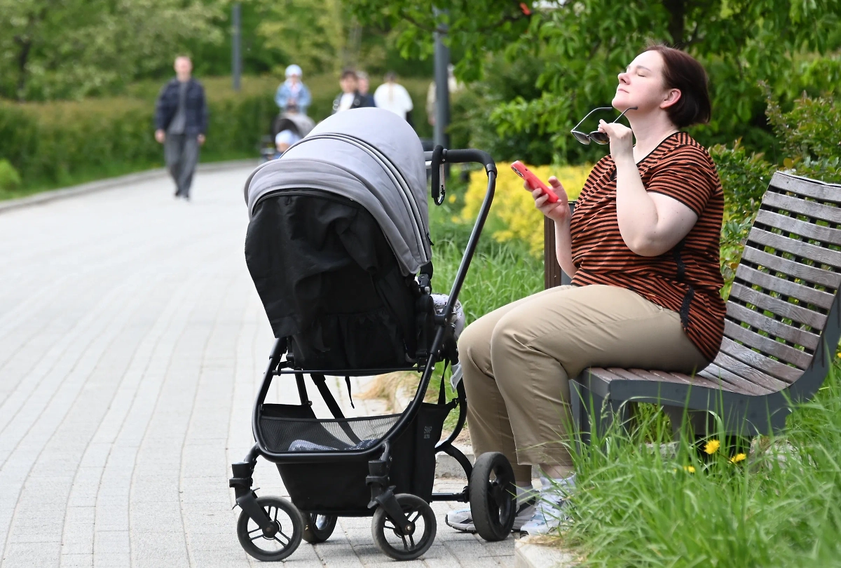 С 1 июля выплаты на детей станут больше. Обложка © Life.ru