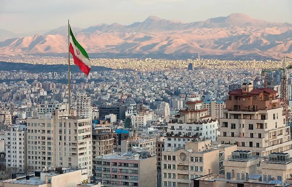 Иран. Обложка © Shutterstock / FOTODOM / Borna_Mirahmadian