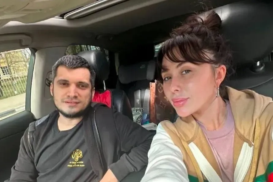 Обложка © Instagram (признан экстремистской организацией и запрещён на территории Российской Федерации) / evaevakaritskayaa