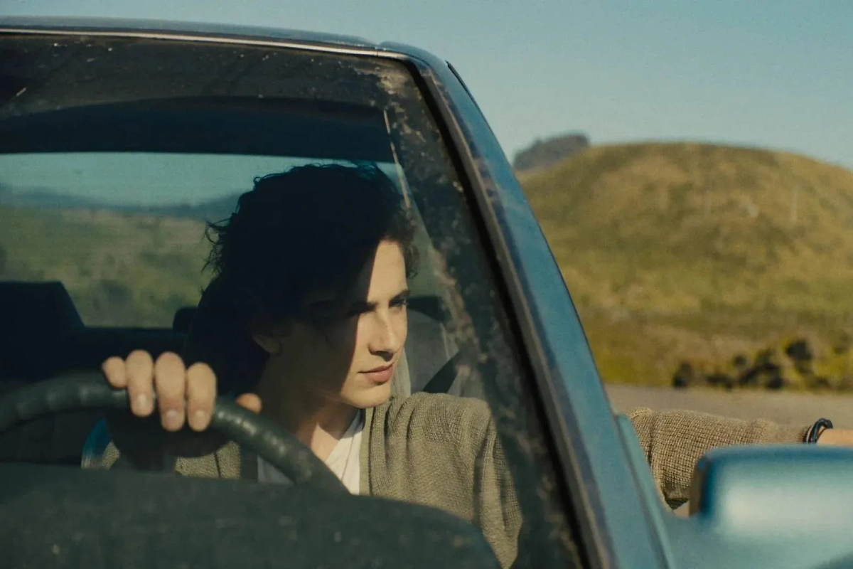 Фото © Кадр из фильма «Красивый мальчик», режиссёр Феликс ван Гронинген, сценаристы Люк Дейвис, Феликс ван Гронинген, Дэвид Шефф и др. / Kinopoisk