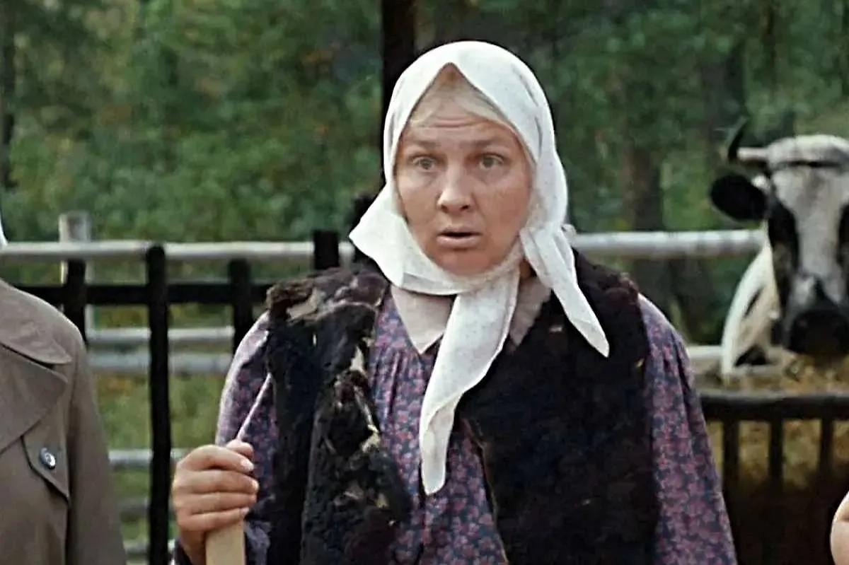 Баба Шура, роль, которая принесла Наталье Максимовне Теняковой всенародную известность и любовь. Фото © Кадр из фильма «Любовь и голуби», режиссёр Владимир Меньшов, сценарист Владимир Гуркин / Kinopoisk