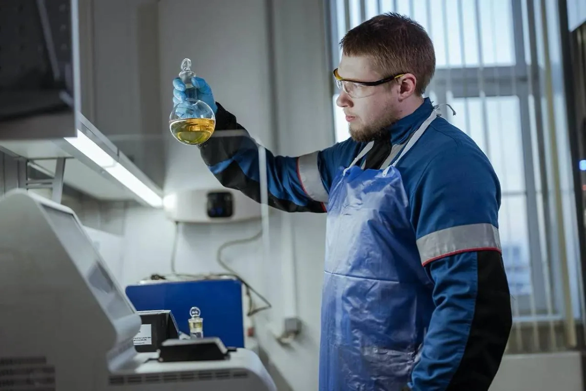 В России будет создана индустрия производства экологического биотоплива. Обложка © «Газпром нефть»