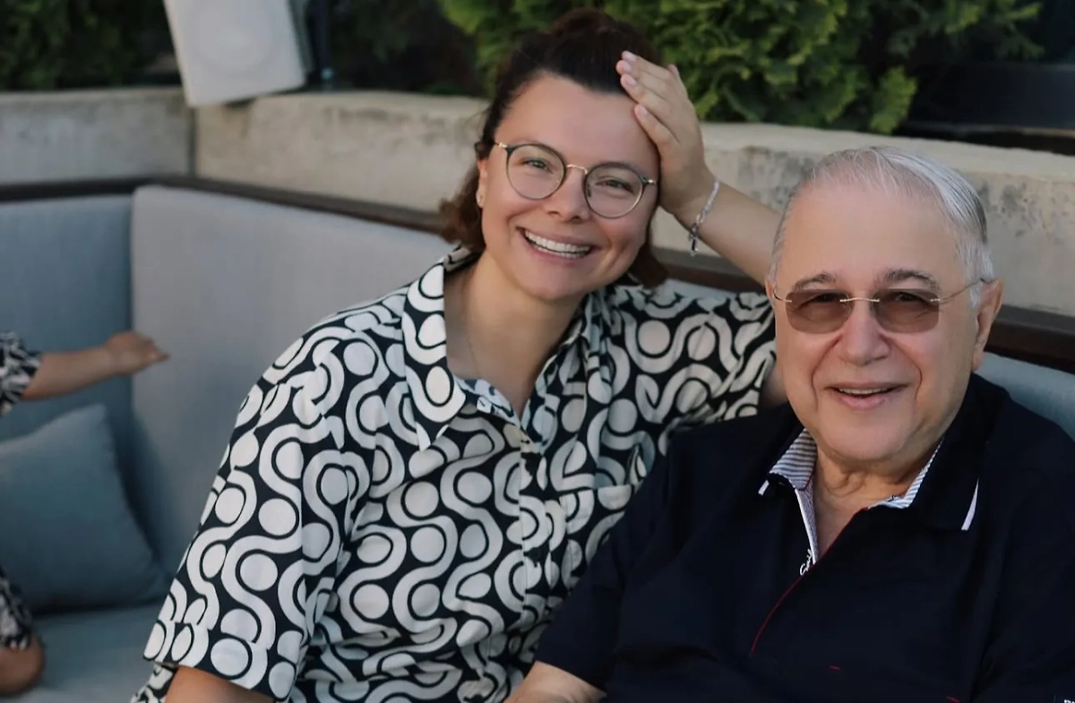 Татьяна Брухунова и Евгений Петросян. Обложка © Instagram (признан экстремистской организацией и запрещён на территории РФ) / bruhunova